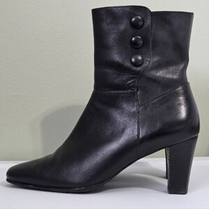 Blondo Black Vintage Inspired Square Toe Waterproof Leather Heeled Boots Sz 7.5